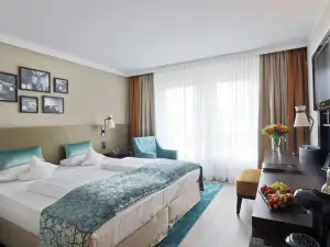 Court Hotel