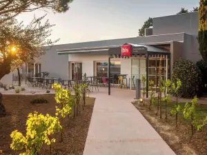 Ibis Carcassonne Est la Cité