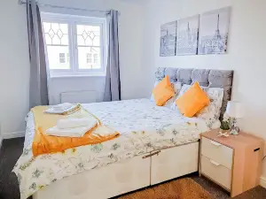 Airport Lounge - 3 Bed - 6 Persons