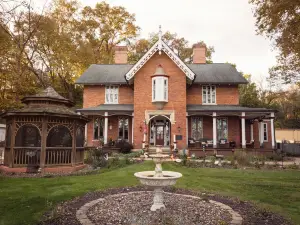The Steamboat House Bed & Breakfast