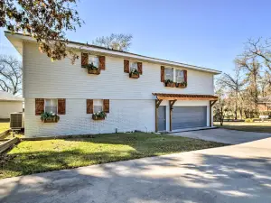 Lake Livingston Vacation Rental w/ Kayaks!
