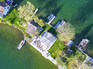 Michigan Island Lake House: Sunrise & Sunset Views