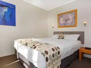 Mandurah Motel and Apartments
