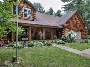 Beautiful spacious secluded log home located feet from ATV/snowmobile Trails