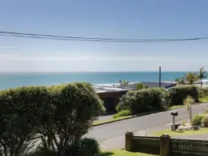 Messenger Magic - Classic 5Br Kiwi Bach