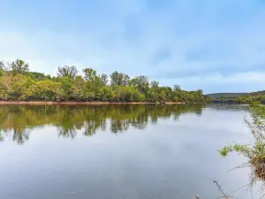Fire Pit, Screened Deck: Riverfront Ozarks Cabin!