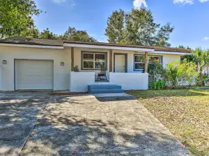 Bright, Pet-Friendly Retreat in Avon Park!