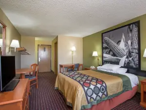 Super 8 by Wyndham Mendota I-39