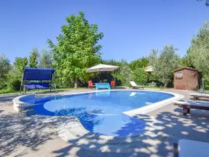 Awesome Home in Isernia IS with 3 Bedrooms, Private Swimming Pool and Outdoor Swimming Pool