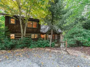 Bear Pause Cabin 3 Br/3BA Amazing View of the Lake