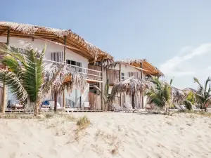 Baja Canoas Hotel