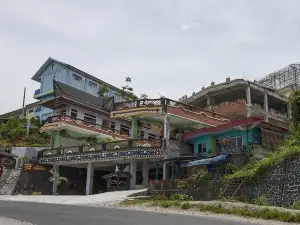 3 Berastagi Hotel