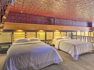 Walk to River: Unique Studio in Renovated Bar!