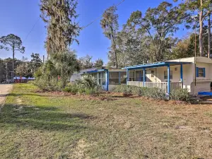 Pet-Friendly Steinhatchee Home w/ Fire Pit!