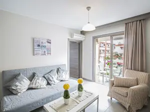 Ayia Napa Holiday Apartment So8