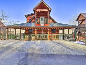 'River Dream Cabin' on New River w/ Deck, Fire Pit