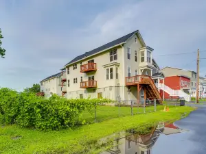 Canalfront Waterford Apartment on Hudson River