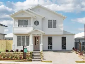 Cream Elegance Brand new Luxury 5BR Ex Display Home