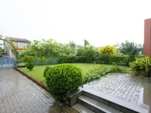 Raichak Green Villa by JadeCaps AC 3BHK Garden