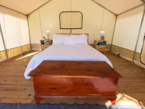 Khushatta Hills Ranch Glamping - Aunt B