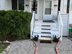 Vibrant 2 Bed Located Downtown/ Closing to Soaring Eagle/CMU