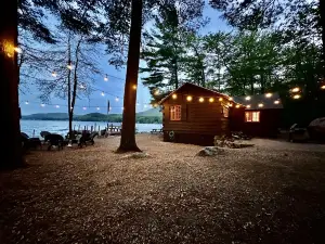 Harold's Camp: The cutest waterfront right on Lake Winnipesaukee ⚓️