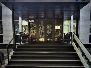 Alliance Hotel