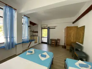 Oleander's Garden Traditional Cretan Cottage