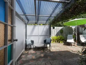 The Old Oak Boutique Hotel
