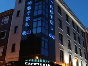 Hotel 44