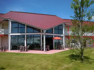 FastHotel Montmarault - Auberge du Grand Champ