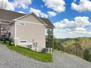 11 Mi to Dtwn Ellijay: Newly Built Modern Cabin!