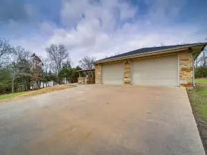 Lakefront Eufaula Vacation Rental w/ Private Dock