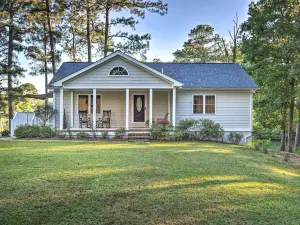 Waterfront Home in Quiet Cove: Kayaks on-Site
