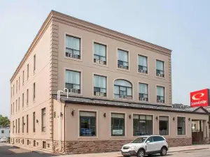Woodstock Inn and Suites