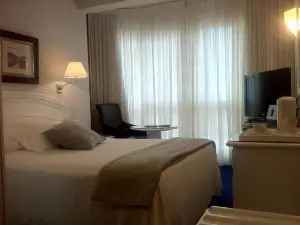 Las Rocas Playa Hotel