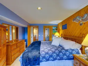 Lakefront Cadillac Retreat w/ Sauna + Boating!