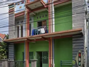 OYO Life 93147 Rumah Kos Shilah Habib Syariah