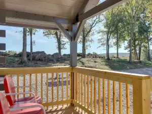 Quiet Caledonia Cabin: 18 Mi to Council Bluff Lake