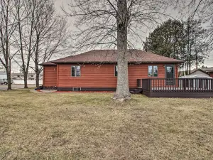 Dog-Friendly Crosby Home w/ Bike Storage!