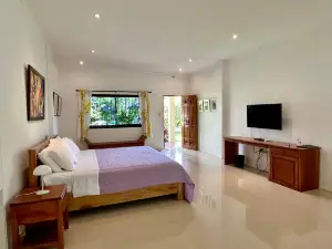 Strutz Art Garden Resort