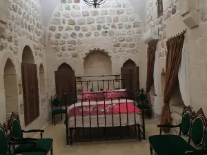 Mardin tarihi ulu Cami yanı, Tarihi kale konak
