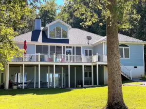 Amazing Listing Just Off the Main Lake, No Steps to the Doc! High-Speed Internet