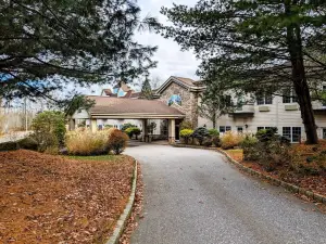 The Willowbrook Golf Hotel at Split Rock