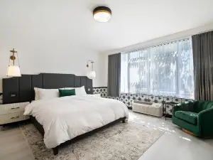 Casablanca Inn
