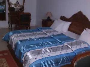 โรงแรม กลอรีอา