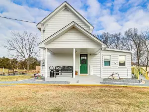 Fire Pits, Creek View: Historic Virginia Farmhouse
