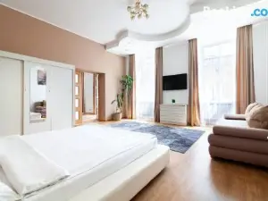 Leogrand Apartments Svobody 33