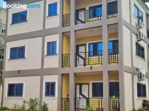 Daa Dingbe Suites - Luxury Two Bedroom Apartments