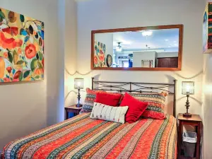 Walkable Studio Apartment in Downtown Livingston!